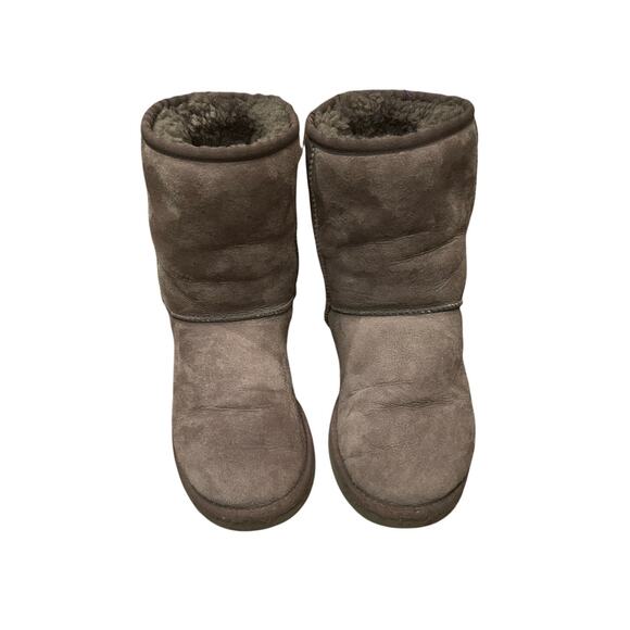 ⭐️‎ UGG Gray Classic Short Shearling Lined Leather Suede Winter Boots Women's 7 - Picture 1 of 7
